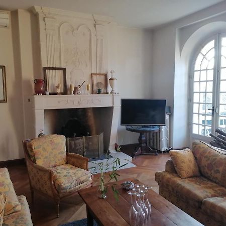Chambre D Hote De La Paix Ла-Рошфуко Екстер'єр фото