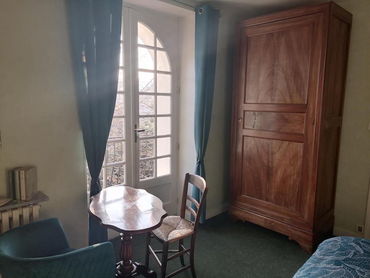 Chambre D Hote De La Paix Ла-Рошфуко Екстер'єр фото